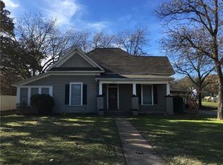 808 East St, Graham, TX 76450
