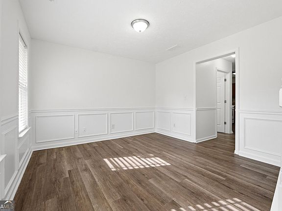 4th image of 375 Searchlight Dr
