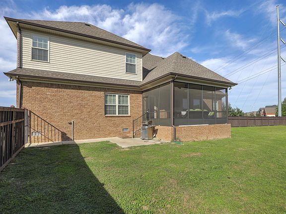 5th image of 3335 Robinwood Dr