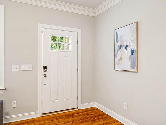 3rd image of 98 W Murray Ave