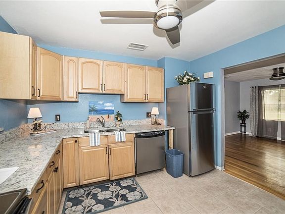 5th image of 4710 4th St S