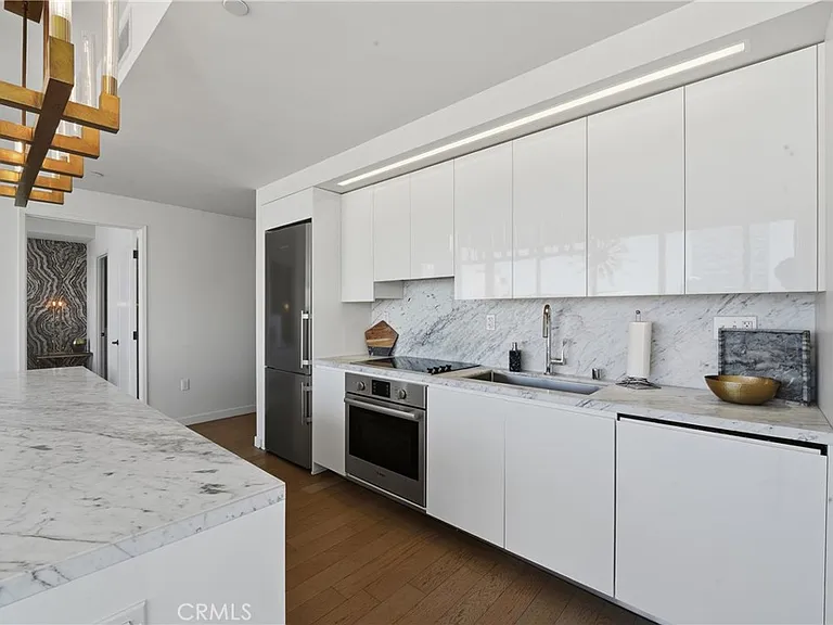 1050 S Grand #1801 — Photo 11