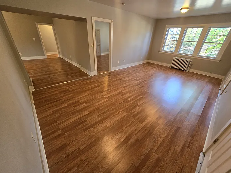 300 W Elm St — Photo 25