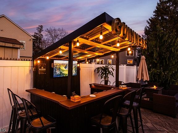 4th image of 90 Jacksonville Rd