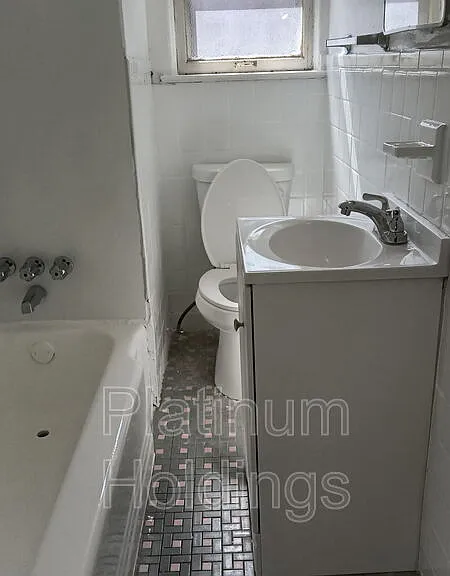 1057 Neville Ave — Photo 4