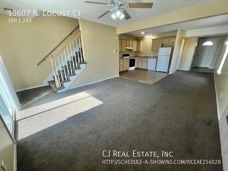 10607 N Locust Ct — Photo 2