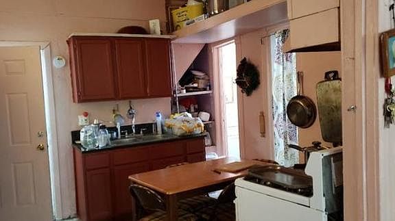 4th image of 2403 S Christiana Ave