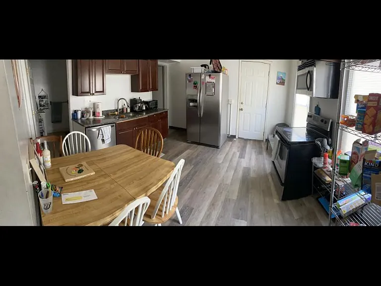 79 Oak St — Photo 1