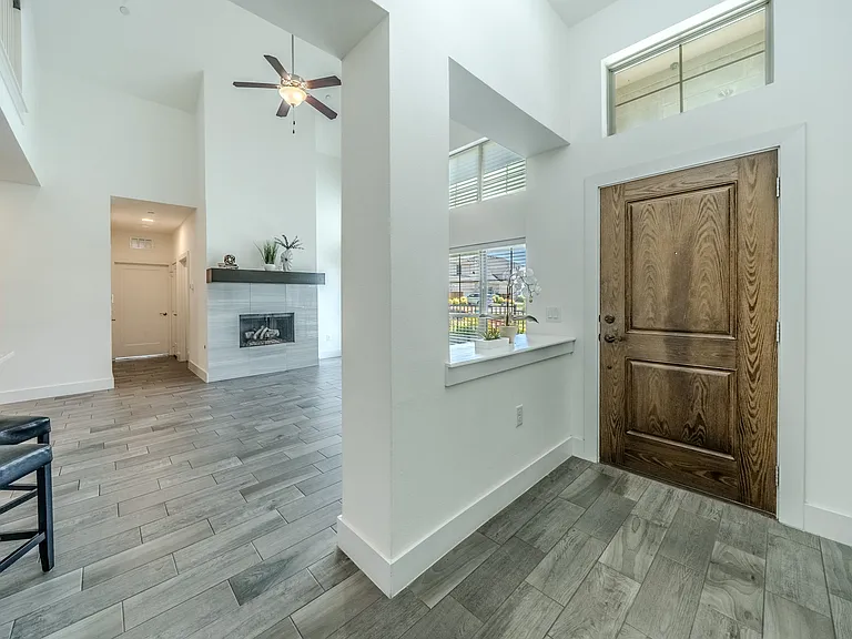 4050 Pequin Dr — Photo 4