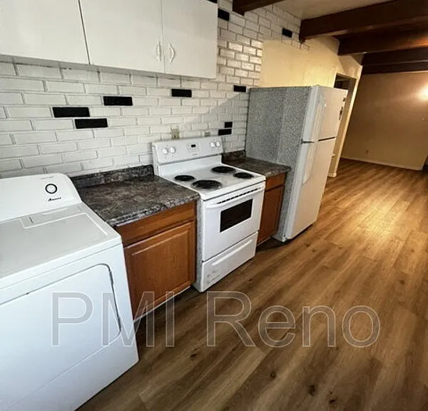 345 Raffetto Dr — Photo 4