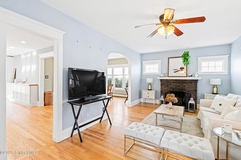 5th image of 23 Oakwood Place