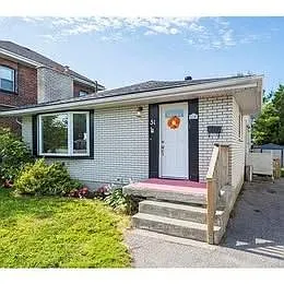 51 Crown St Photo 1