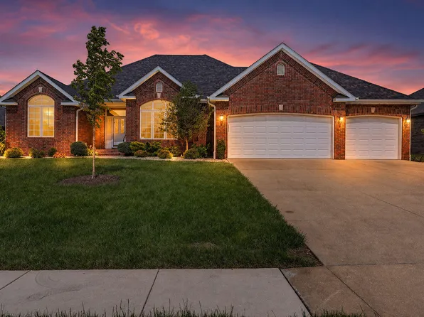 1053 E Lakewood Street, Springfield, MO 65810