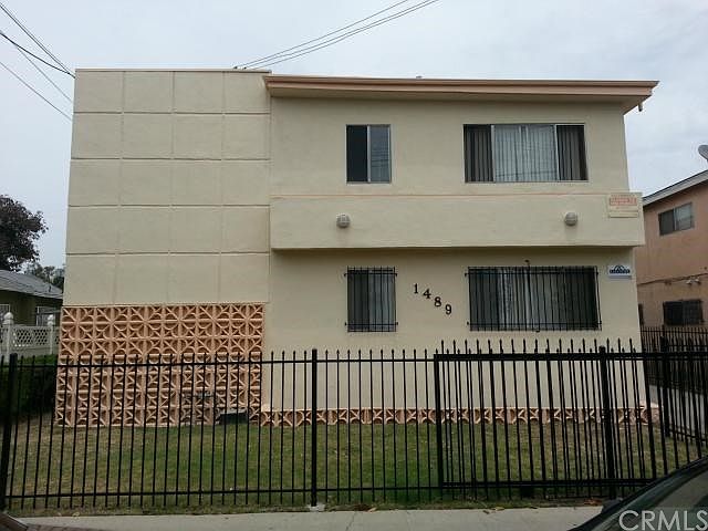 1st image of 1489 W 35th Pl