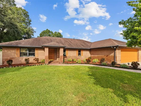 2521 Laurelwood Ln, Valrico, FL 33596