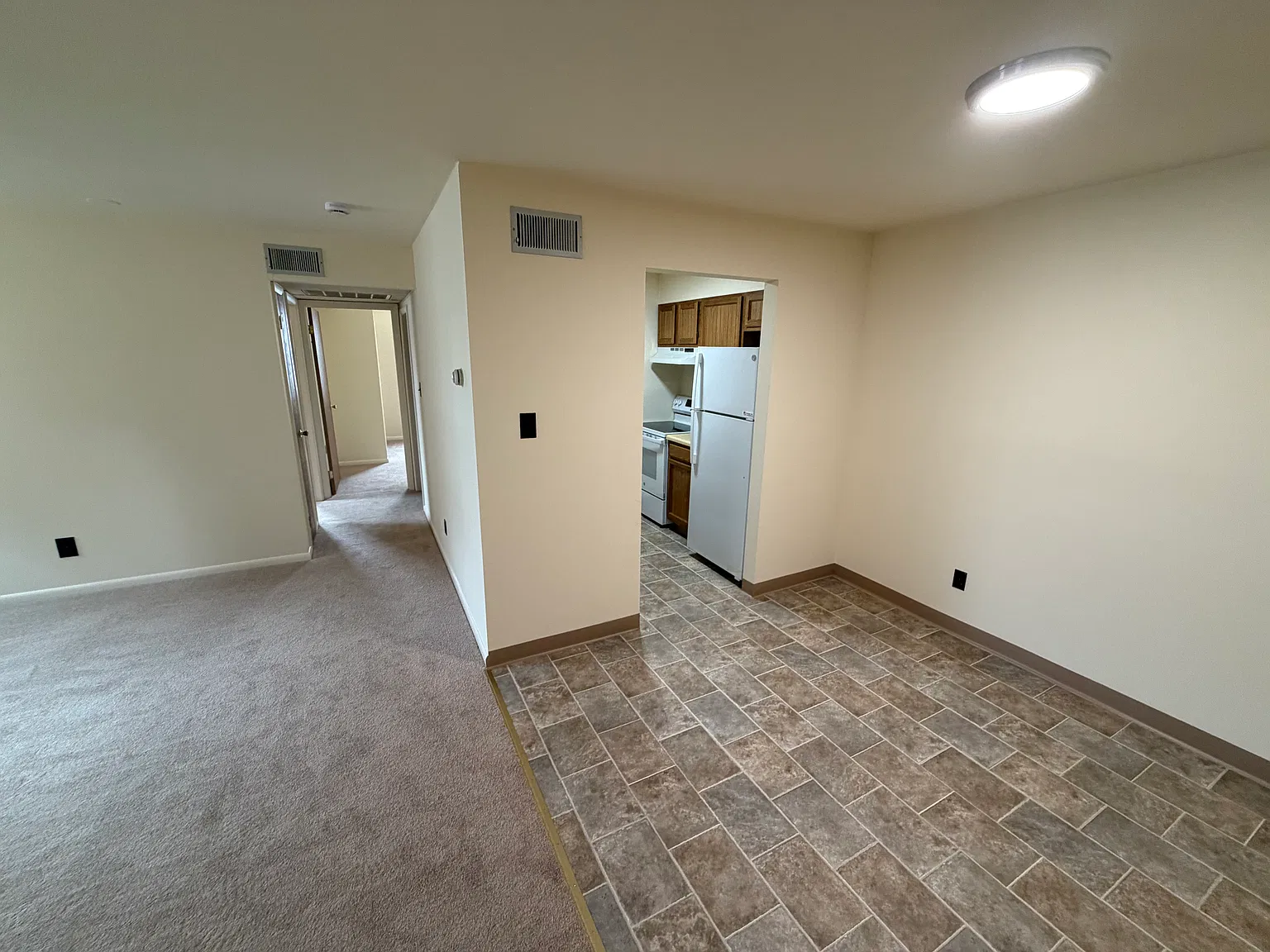 2 bed, 850 sqft, $1,650 — Photo 4