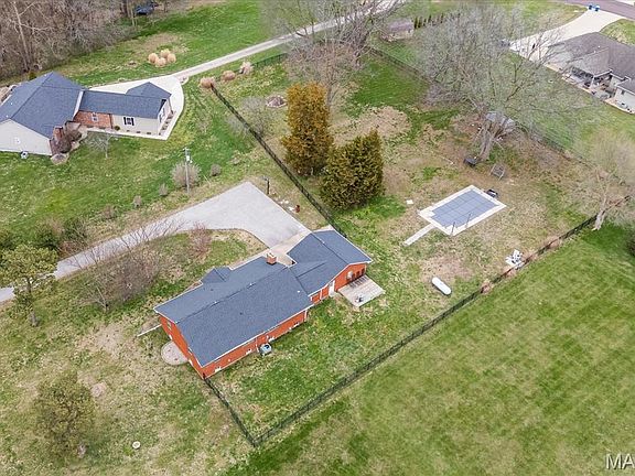 3rd image of 2712 Vulliet Rd
