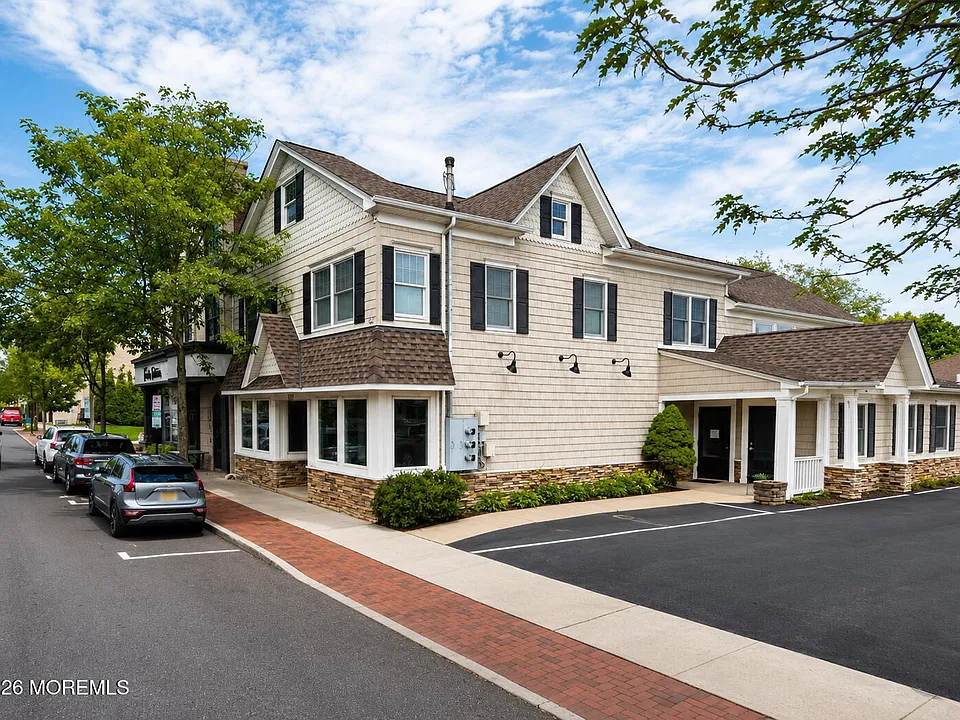 111 Brighton Ave #3