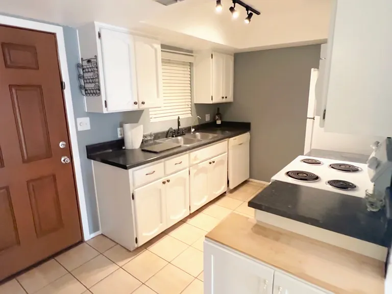 3131 W Cochise Dr #267 — Photo 4