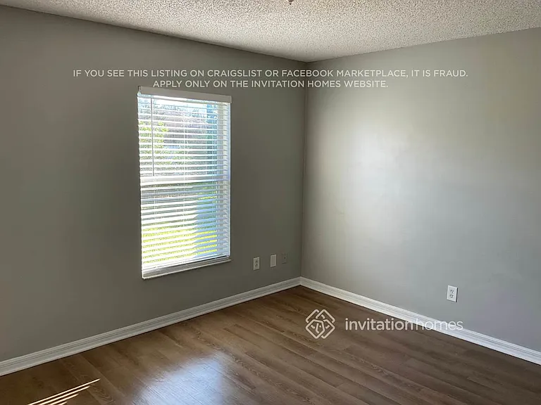 802 Autumn St SE — Photo 10