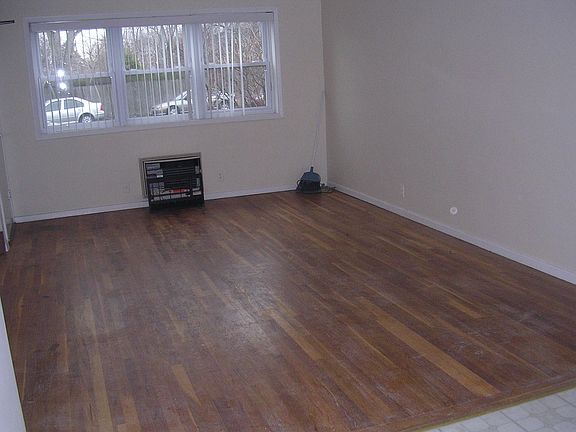 3rd image of 56 Mechanic St B 4 #B