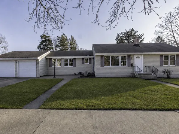 821 12th St, North Chicago, IL 60064