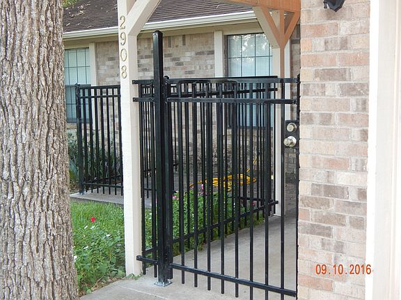 front gate double key lock 
