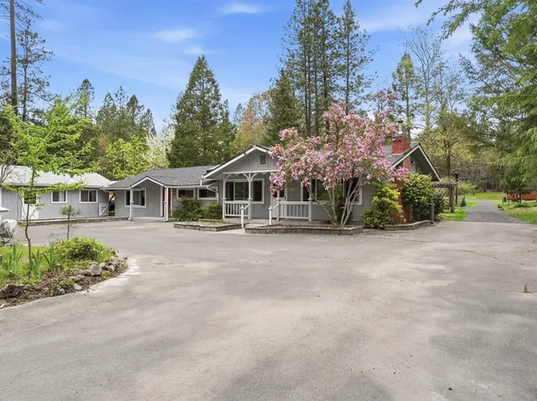 234 Penny Ln, Grants Pass, OR 97527