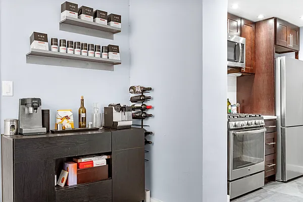 Sold by Compass | media 6