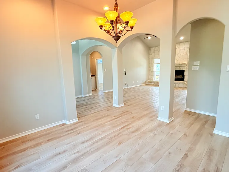 412 Shayla Ln — Photo 8