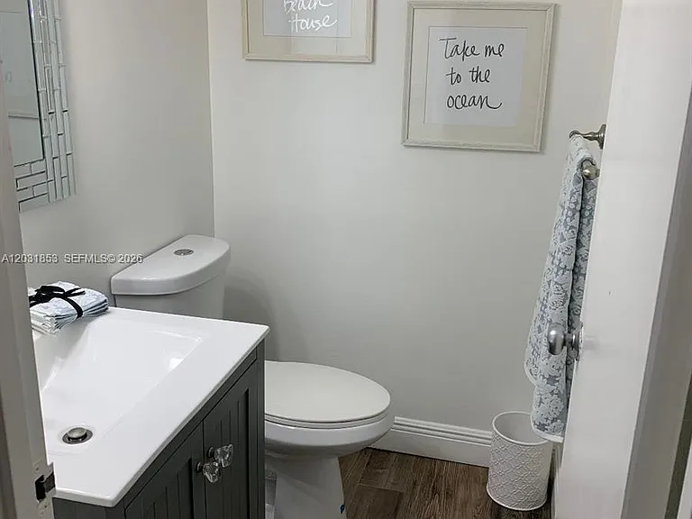 2625 Collins Ave #502 — Photo 6