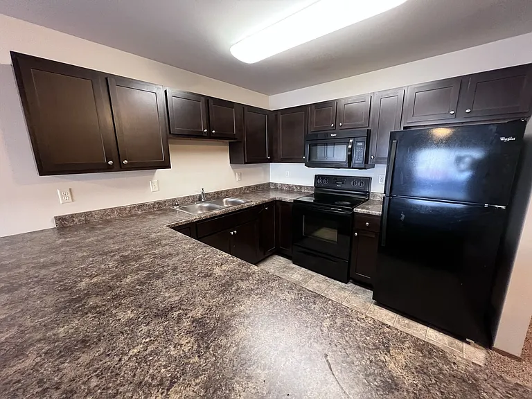 Dakota Pointe — Photo 40