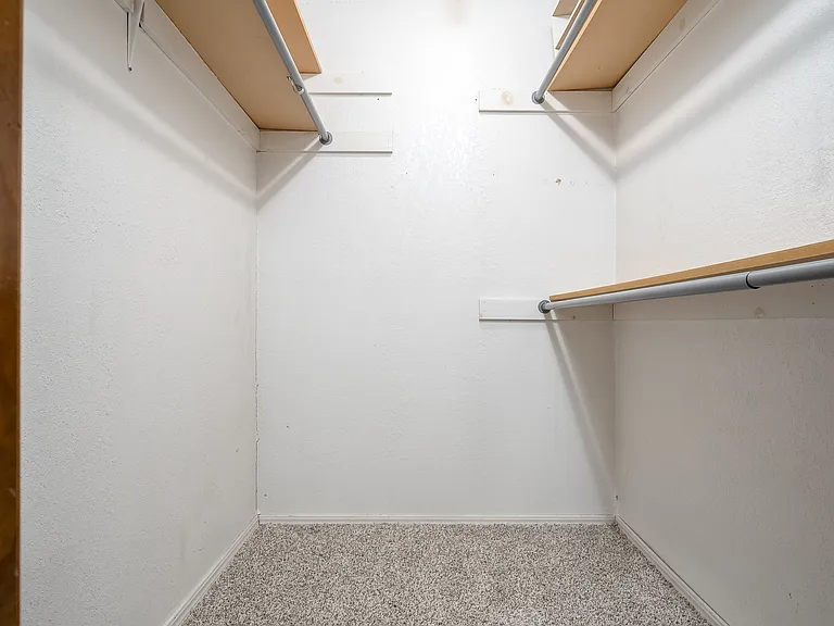 2605 Pennington Ave — Photo 13