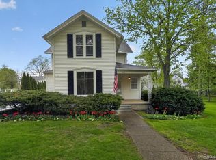516 W Washington St, Howell, MI 48843