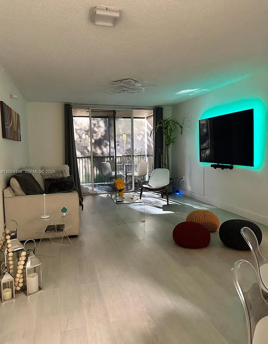 Las Vistas At Doral Condo — Photo 3