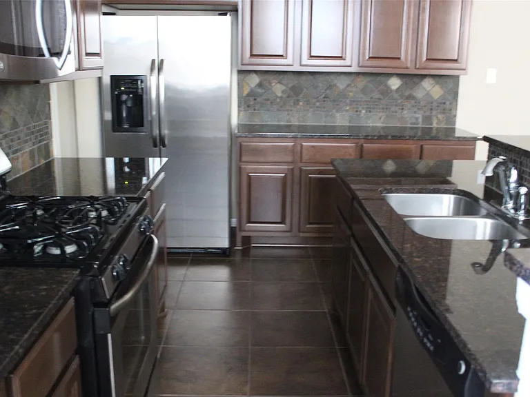 22 Cheswood Manor Dr — Photo 5