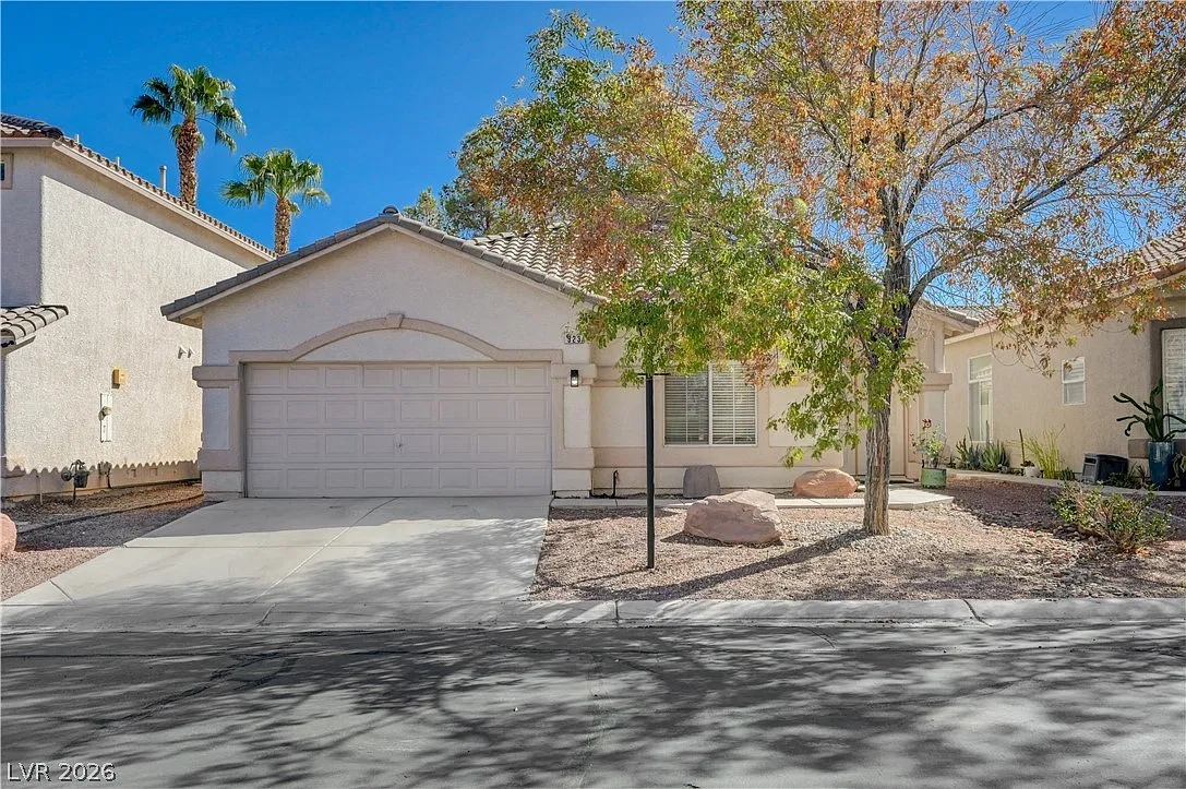 3 bed, 2.0 bath, 1504 sqft, $2,100 — Photo 1