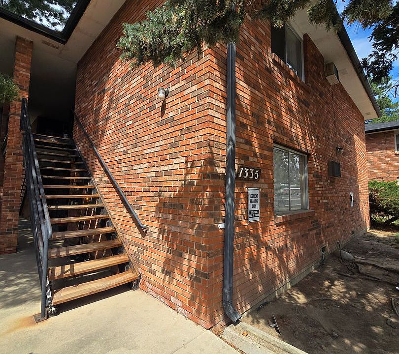 2nd image of 1335 Vivian St APT 101