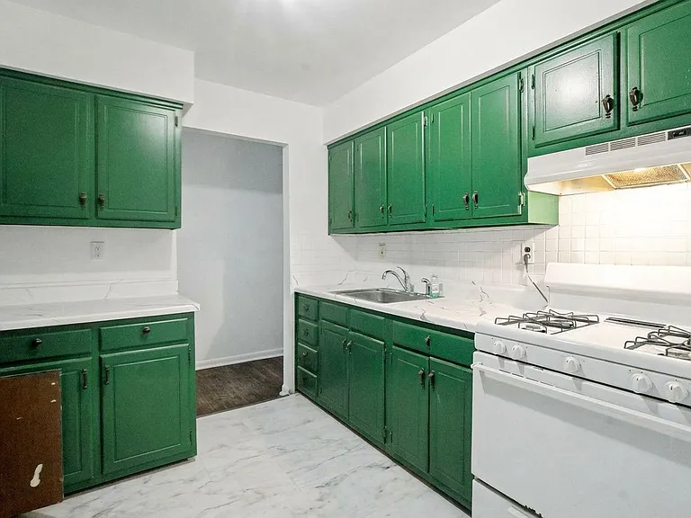 1806 W Diamond St — Photo 2