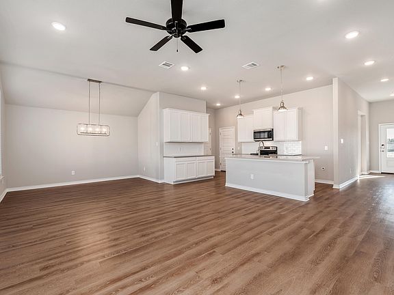 3rd image of 3185 Normandy Way