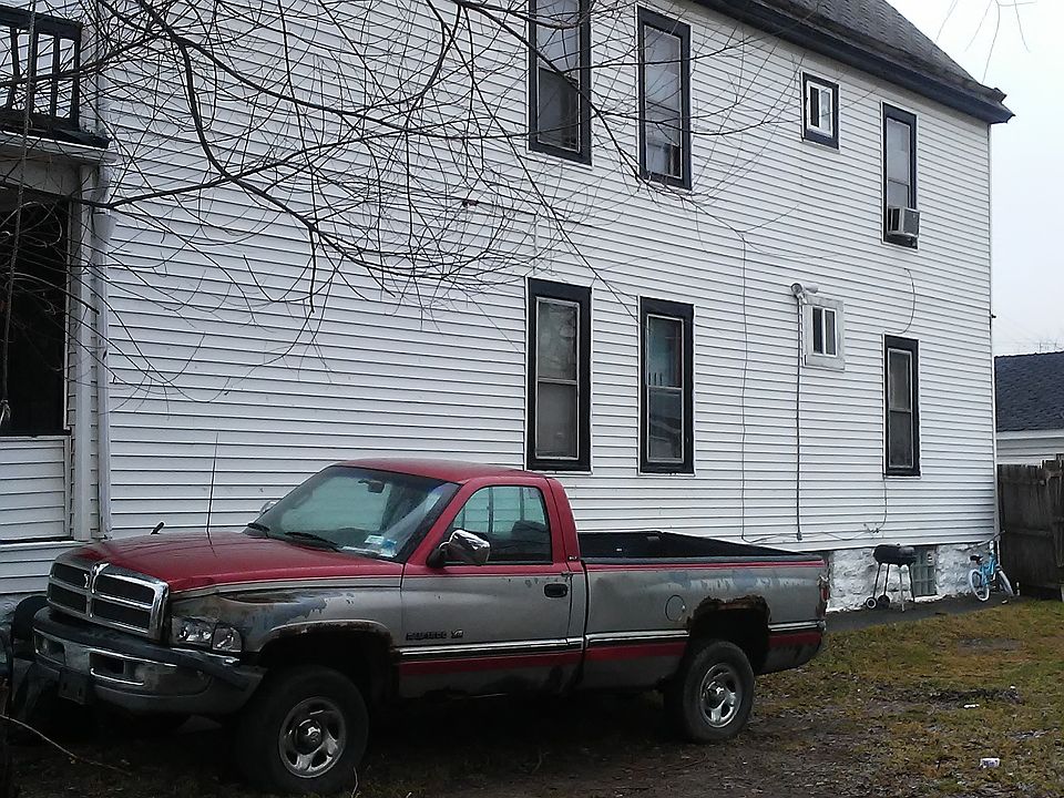 2nd image of 390 Koons Ave