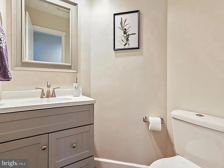 540 Sayre Dr — Photo 8