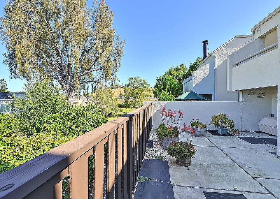1st image of 1761 Shady Creek Ct