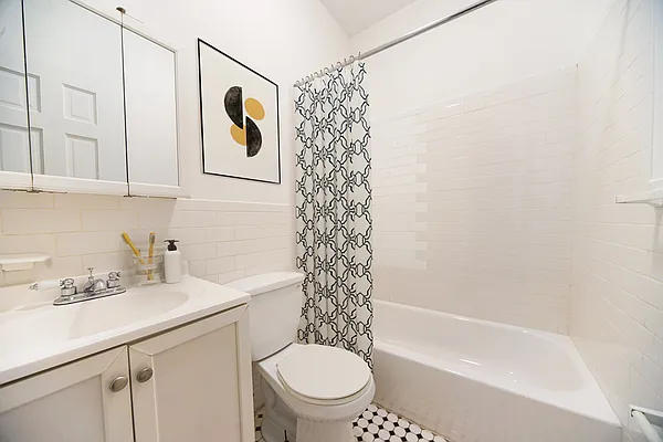 Rented by Platinum Properties | media 19