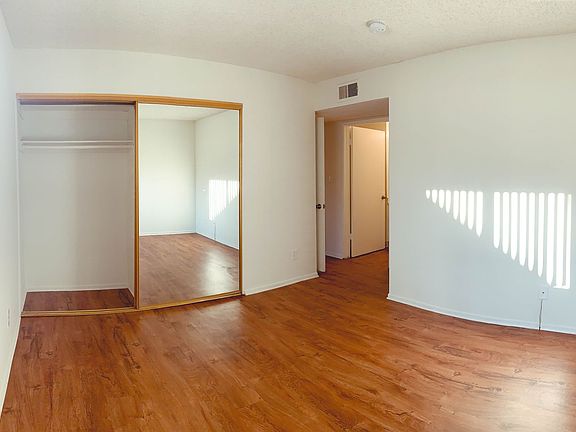 5th image of 18414 Vincennes St #100-S1