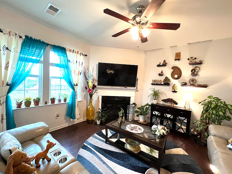 1031 Winnett Dr — Photo 17