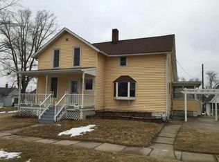 115 W 9th St, Vinton, IA 52349