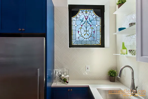 Sold by aptsandlofts.com | media 12