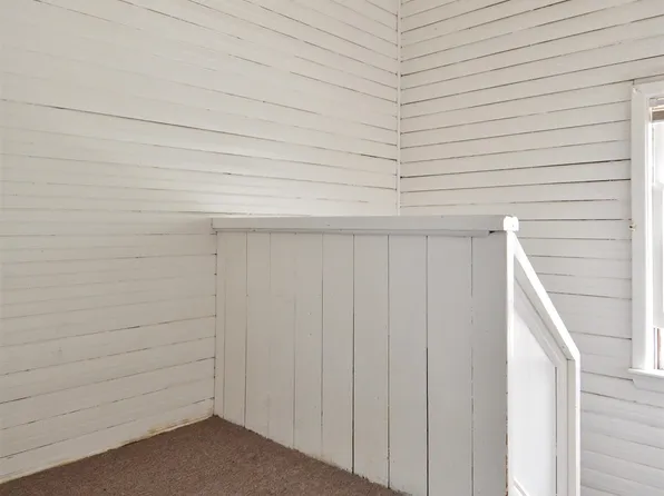 48 Humphrey Avenue image 9 of 19