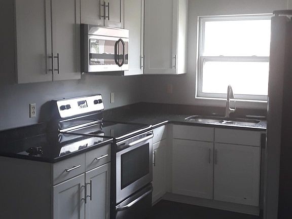 4th image of 1636 25th Ave N